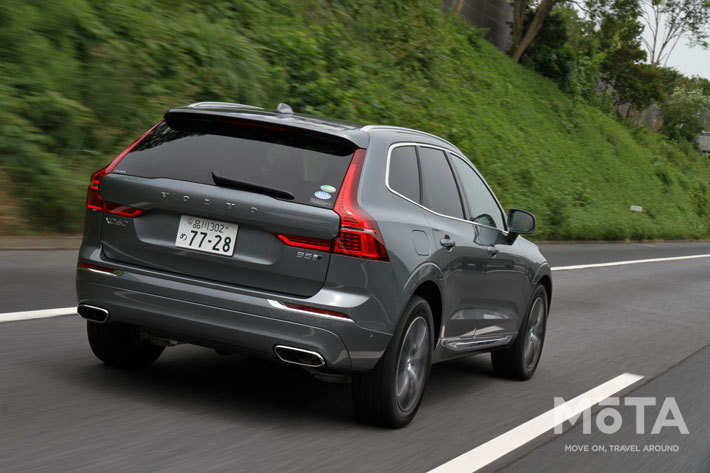 ボルボ XC60 B5 AWD Inscription[48Vハイブリッド]