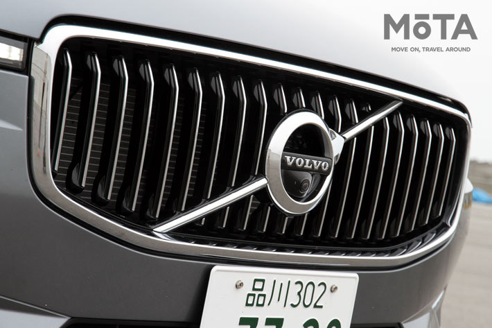 ボルボ XC60 B5 AWD Inscription[48Vハイブリッド]