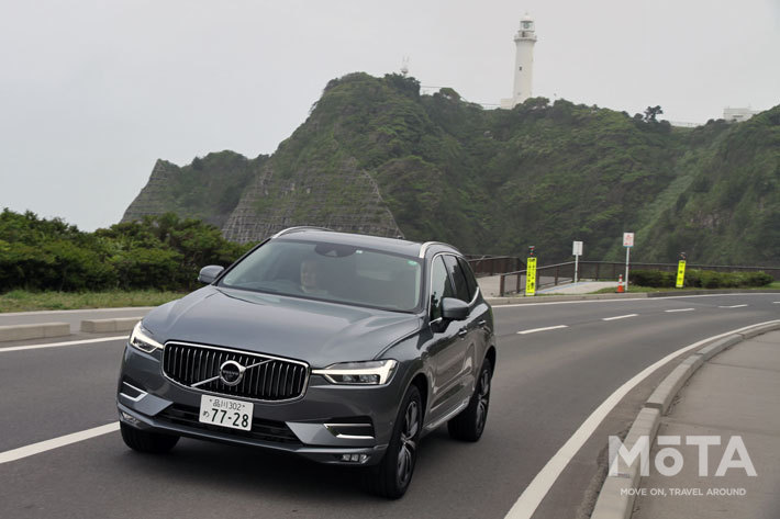 ボルボ XC60 B5 AWD Inscription[48Vハイブリッド]