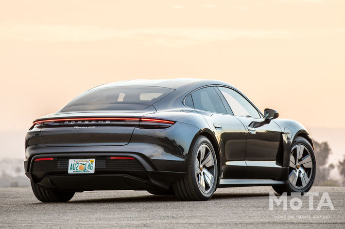 ポルシェ タイカン[PORSCHE Taycan 4S]