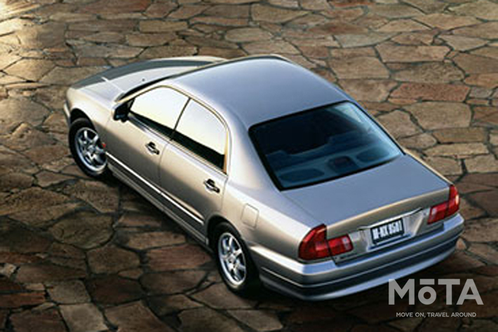 三菱 2代目ディアマンテ