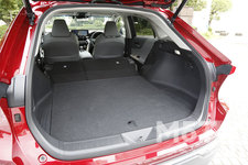 トヨタ 新型ハリアー G(ハイブリッド・E-Four)[ボディカラー：センシュアルレッドマイカ／内装色：グレー(ファブリック+合成皮革)]