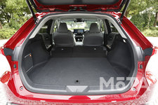 トヨタ 新型ハリアー G(ハイブリッド・E-Four)[ボディカラー：センシュアルレッドマイカ／内装色：グレー(ファブリック+合成皮革)]