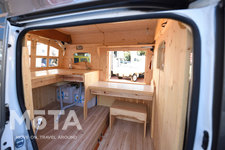 BeeCalm(ビーカーム) キッチンカー(移動販売車)　軽バン「カントリータイプ」架装例