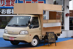 BeeCalm(ビーカーム) キッチンカー(移動販売車)　日産バネットトラック　施工例