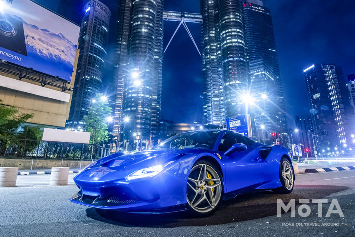 フェラーリ F8 TRIBUTO