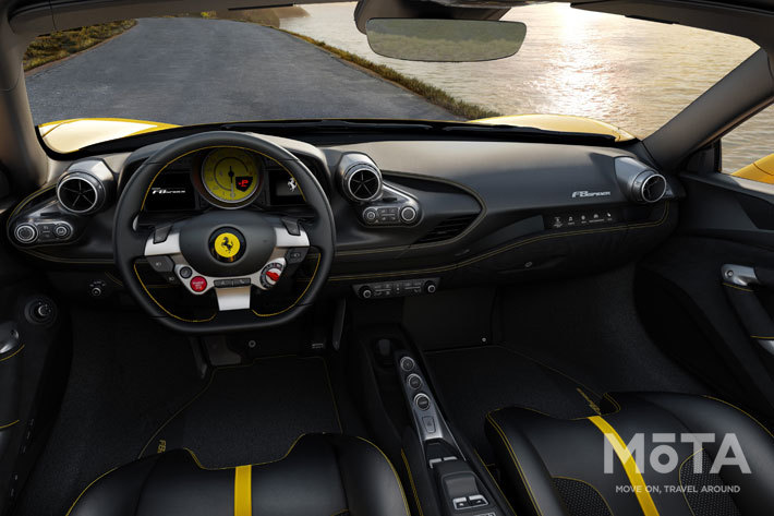 フェラーリ F8 SPIDER