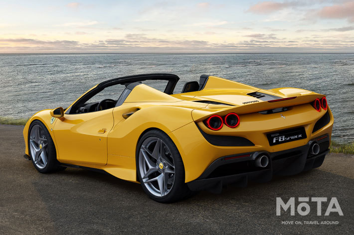 フェラーリ F8 SPIDER