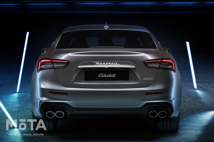 マセラティ ギブリ ハイブリッド