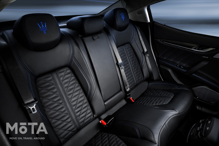 マセラティ ギブリ ハイブリッド