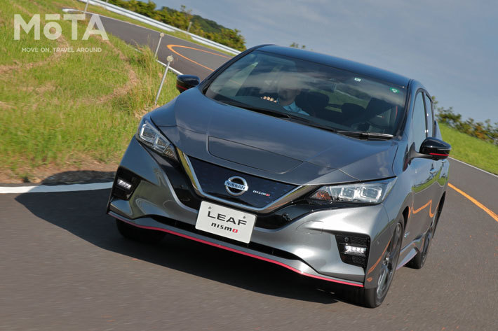 日本でもっとも売れているEVである日産 リーフは40kWh、そして60kWhと2種類をラインアップしている。前者が322km、後者が458km