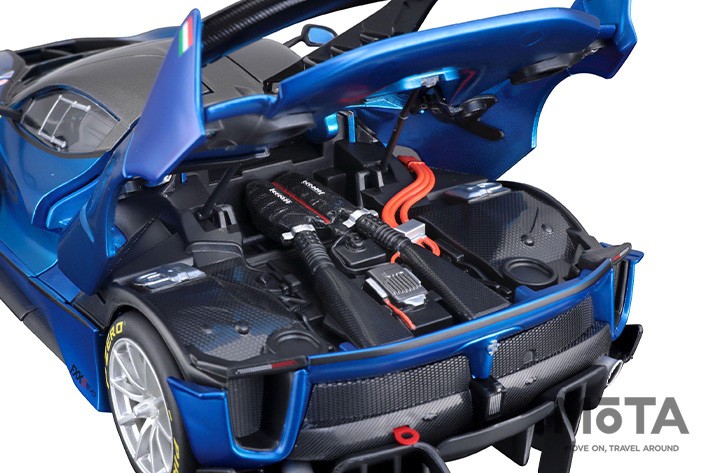 トミカプレゼンツ ブラーゴ