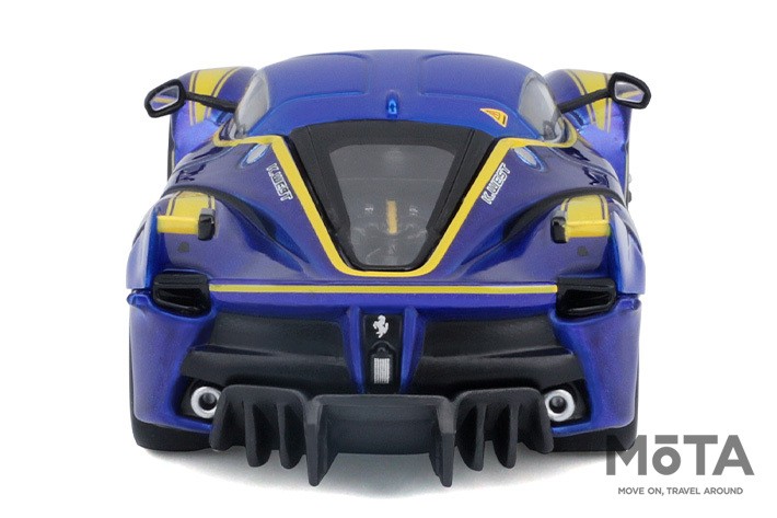 トミカプレゼンツ ブラーゴ