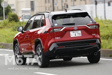 トヨタ 新型 RAV4 PHV BLACK TONE[E-Four(4WD)／ボディカラー：アティチュードブラックマイカ×エモーショナルレッドII]