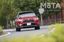 トヨタ 新型 RAV4 PHV BLACK TONE[E-Four(4WD)／ボディカラー：アティチュードブラックマイカ×エモーショナルレッドII]