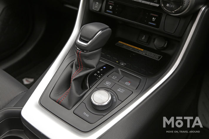 トヨタ 新型 RAV4 PHV BLACK TONE[E-Four(4WD)]