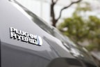 トヨタ 新型 RAV4 PHV[E-Four(4WD)]