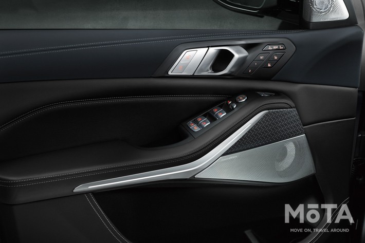 BMW X7 限定車ダークシャドウエディション