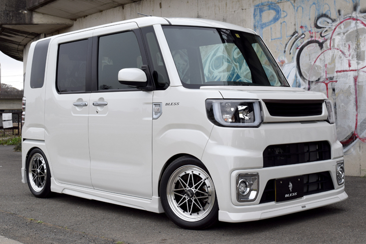 背高なウェイクが超スポーティに変身 ロースタイルに仕上げるエアロが登場 業界先取り 業界ニュース 自動車ニュース22国産車から輸入車まで Mota
