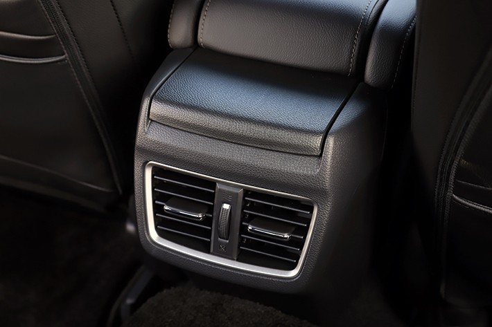 ホンダ インサイト EX ・BLACK STYLE