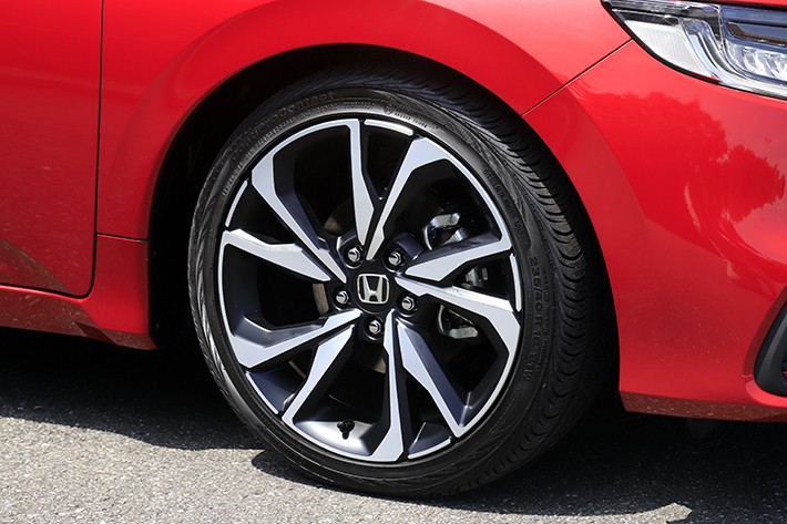 ホンダ インサイト EX ・BLACK STYLE