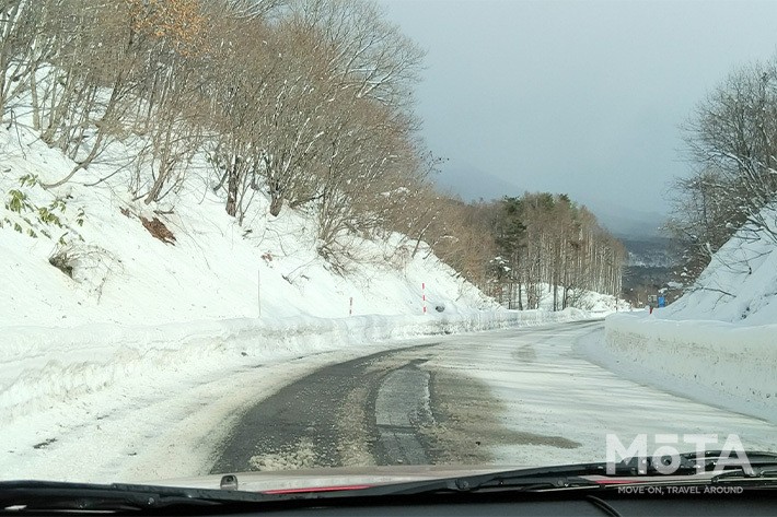 雪道のイメージ