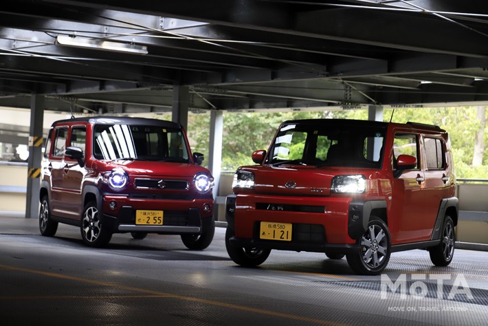 (左)スズキ ハスラー (右)ダイハツ タフト