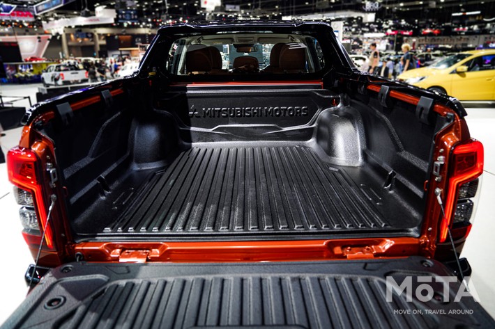 三菱 トライトン（海外仕様モデル）