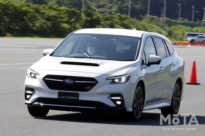 スバル 新型レヴォーグ STI Sport EX(プロトタイプ)