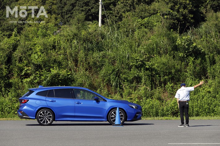 スバル 新型レヴォーグ STI Sport EX(プロトタイプ)