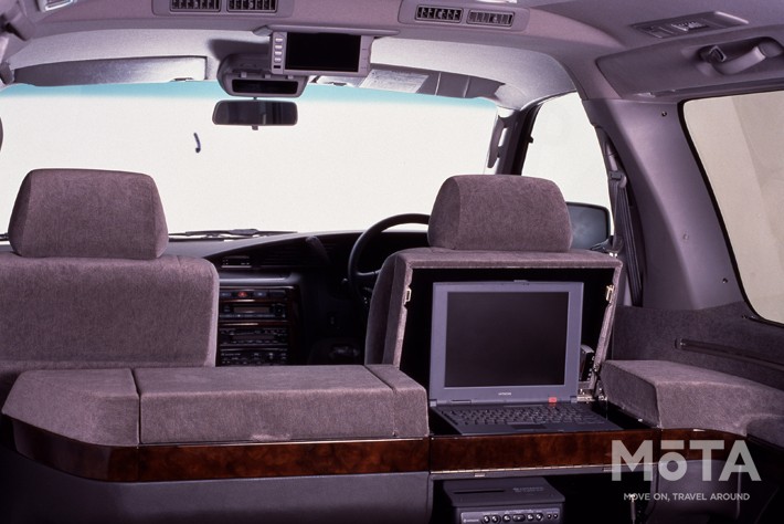 日産 初代エルグランド