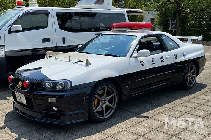 日産 R34スカイラインGT-R（後期型VスペックII） パトカー