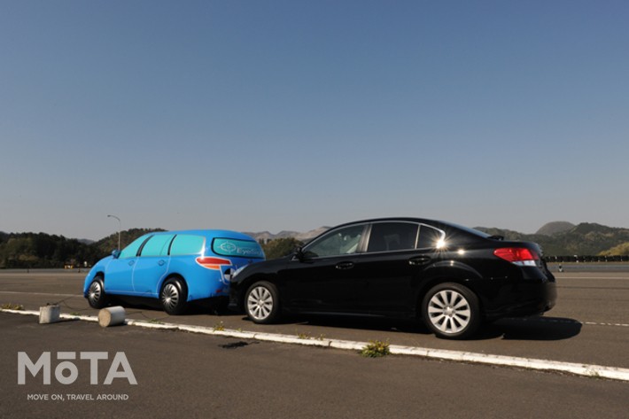 カタログなどには「ぶつからない」と書いてあるものの、納車後に実際に試すわけにもいかず。それだけに機能自体を信頼できないという方が少なからず存在するのだ