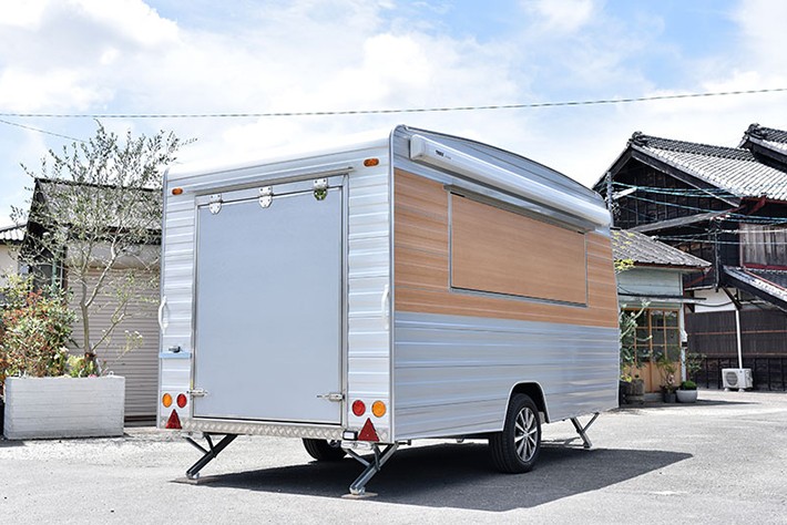 ビジネスに必要な機能をすべて詰め込んだハイエース モバイルオフィスカー はテレワーク時代に最適 Kworks Vol 4 画像ギャラリー No 42 車のパーツ カー用品などオススメの車カスタム情報をご紹介 22年最新 自動車カスタム パーツ解説記事 レポート Mota