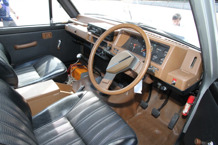 警視庁 西部警察署 特別機動車両隊(通称・特機隊)指令車(特別機動車 サファリ)／ドラマ「西部警察」劇用車 日産 サファリ(160型) 特装車