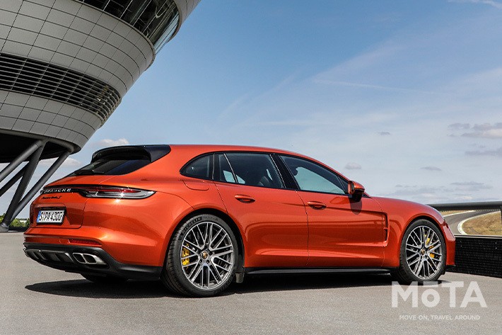 ポルシェ 新型パナメーラ ターボS