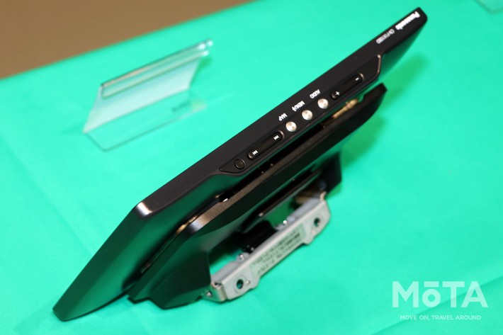 漆黒が凄過ぎる! 日本初の有機ELディスプレイを採用した 漆黒が凄過ぎる! 日本初の有機ELディスプレイを採用した