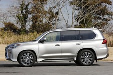 レクサス LX570／トヨタ ランドクルーザー200比較