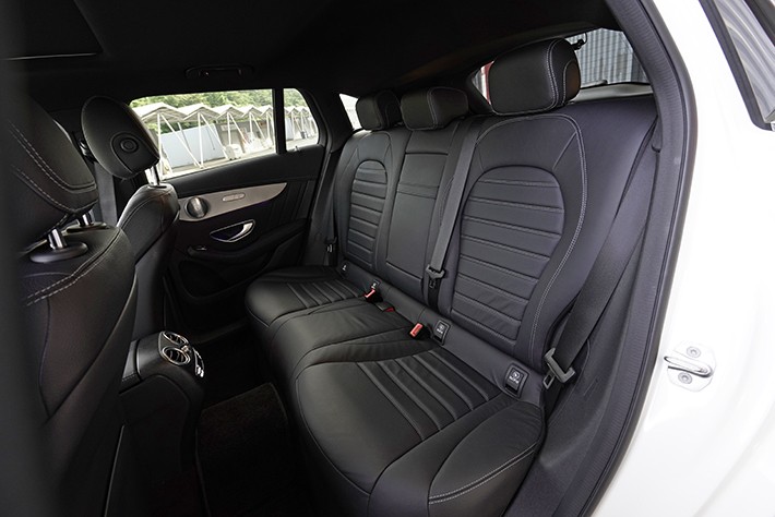 メルセデス・ベンツ EQC 400 4MATIC ダイヤモンドホワイト