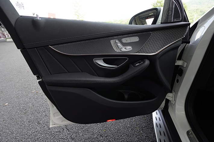 メルセデス・ベンツ EQC 400 4MATIC ダイヤモンドホワイト