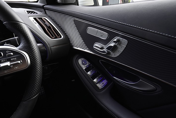 メルセデス・ベンツ EQC 400 4MATIC ダイヤモンドホワイト