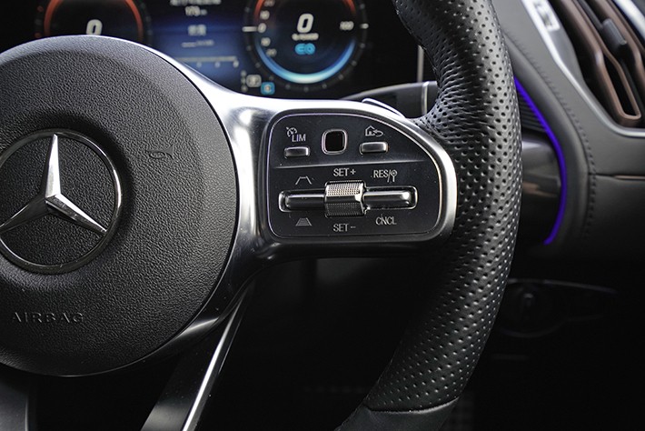 メルセデス・ベンツ EQC 400 4MATIC ダイヤモンドホワイト