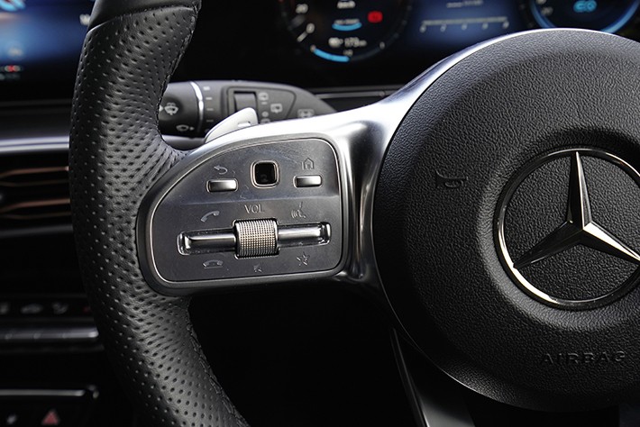 メルセデス・ベンツ EQC 400 4MATIC ダイヤモンドホワイト