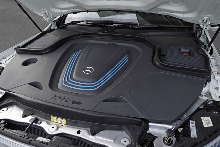 メルセデス・ベンツ EQC 400 4MATIC ダイヤモンドホワイト