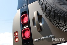 ランドローバー 新型ディフェンダー／旧型ディフェンダー サイド・リアビュー比較