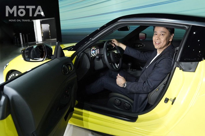 日産 新型フェアレディZ プロトタイプ(Z35型)と日産取締役、代表執行役社長兼最高経営責任者（CEO）内田 誠氏