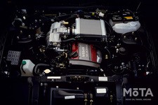 このRB20DET型エンジンは最高出力180ps、最大トルク23.0kgmを発生し、結果として、直列6気筒を積む最後のフェアレディZとなります。