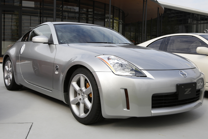 1/ 10日産フェアレディZ Z33型 アオシマの定番「ザ☆モデルカー」シリーズにて「Z33 フェアレディZ