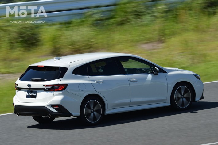 新型レヴォーグの新車装着用タイヤとして横浜ゴムのBluEarth-GT