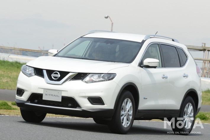 2013年12月にデビューした3代目エクストレイル(写真は前期モデル)